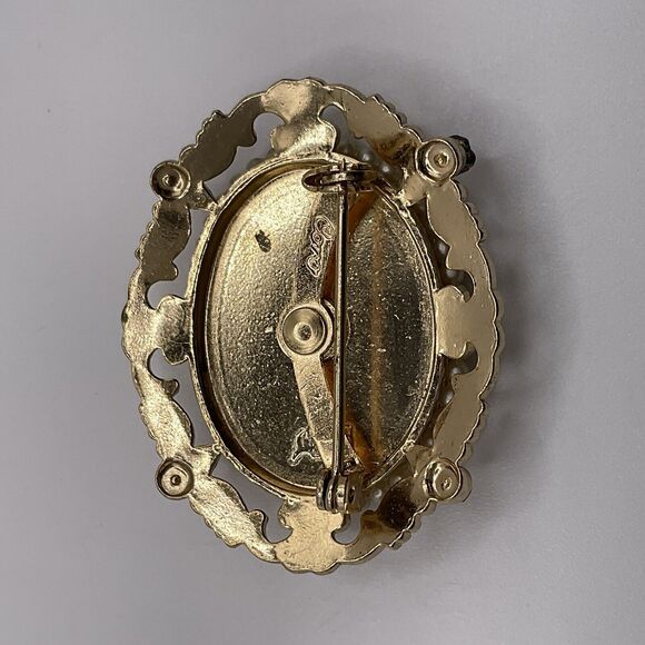 Vintage Coro Pegasus Brooch Guilloche Enamel Painted Rose Pin Signed 1940s - Picture 7 of 9